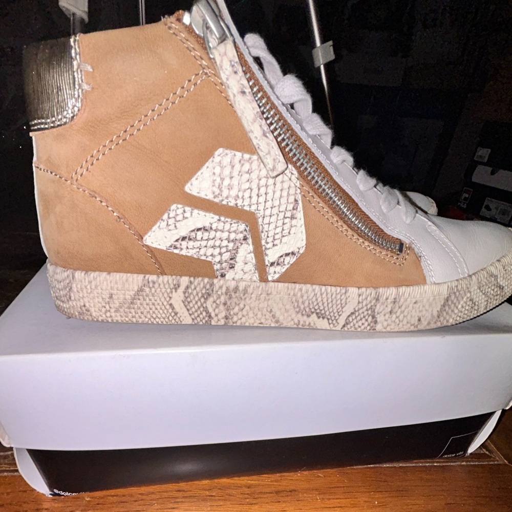 Used Dolce Vita Tan-Nubuck Sneakers